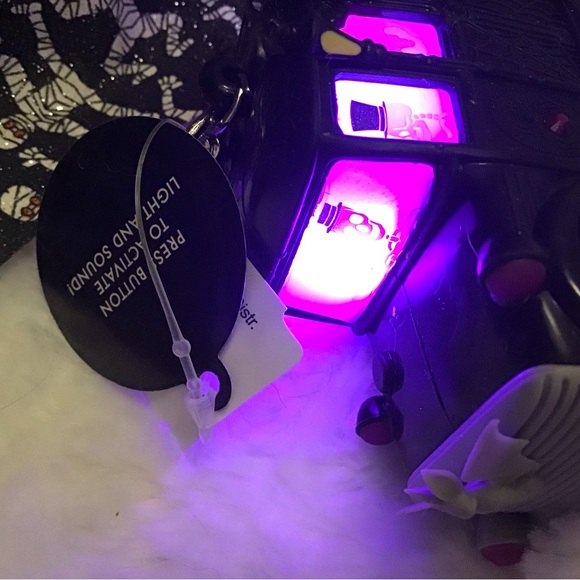 BBW HALLOWEEN HEARSE POCKETPAC - Picture 4 of 6